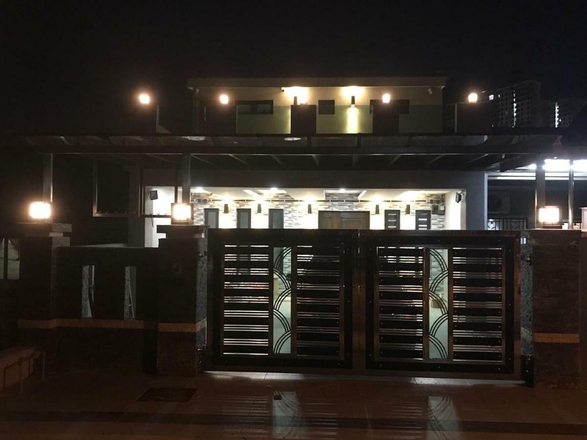 Homestay Stardow~星窗名宿~ 조호르 바루 외부 사진